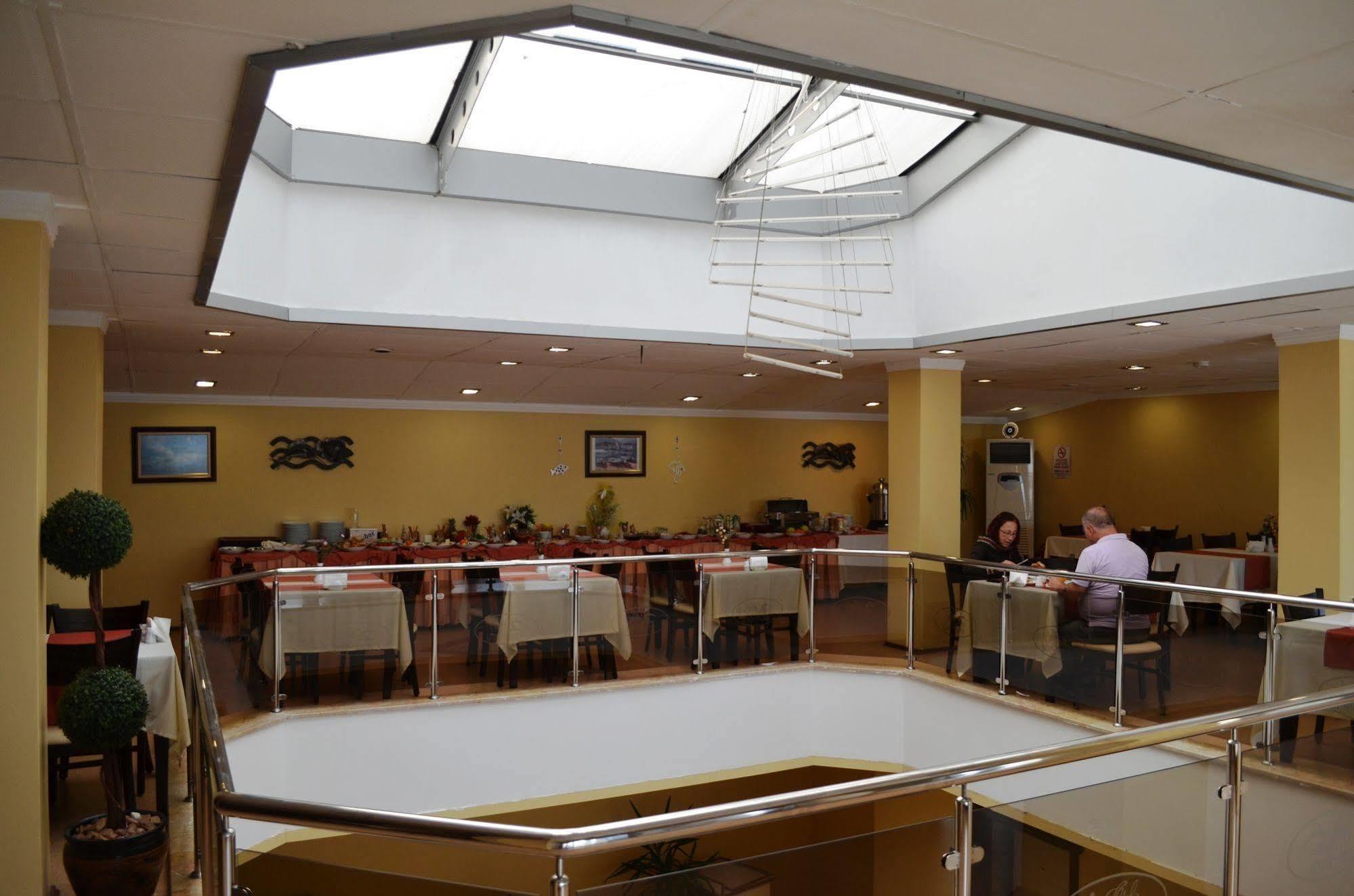 Ayvalik Palas Hotel Екстериор снимка