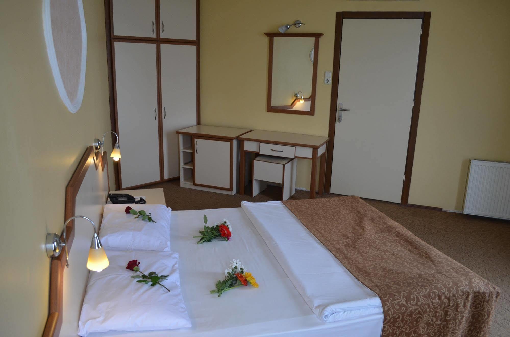 Ayvalik Palas Hotel Екстериор снимка